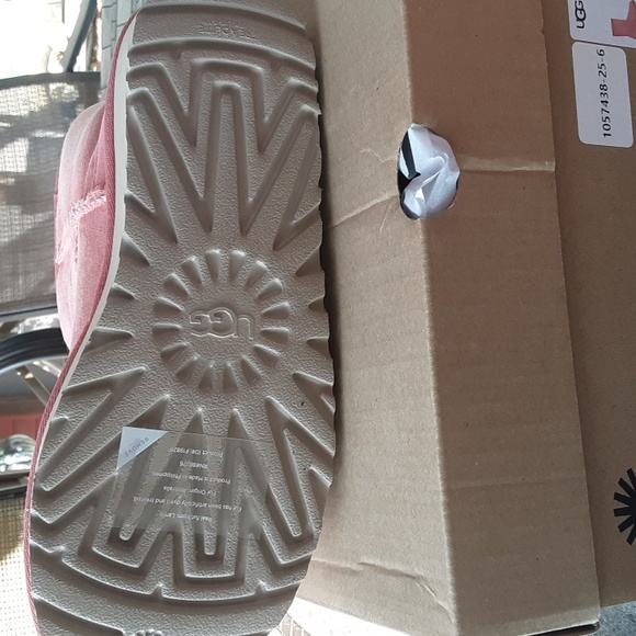 COPY - NEW UGG W CLASSIC ll - Picture 5 of 8